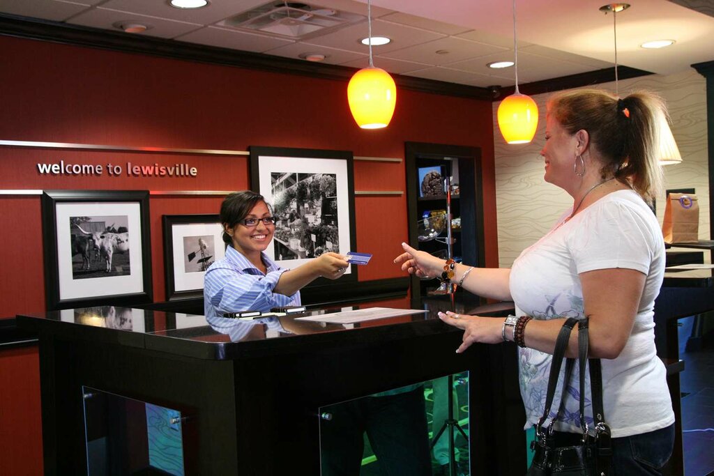 Hampton Inn and Suites Dallas/Lewisville-Vista Ridge Mall