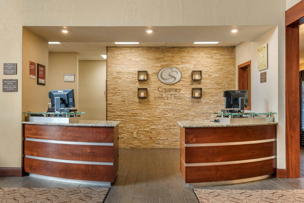 Comfort Suites near Route 66