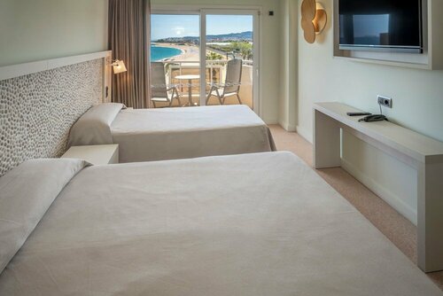 Caprici Beach Hotel & Spa, Забронировать Курортный отель Санта-Сусанна Коста-дель-Маресме