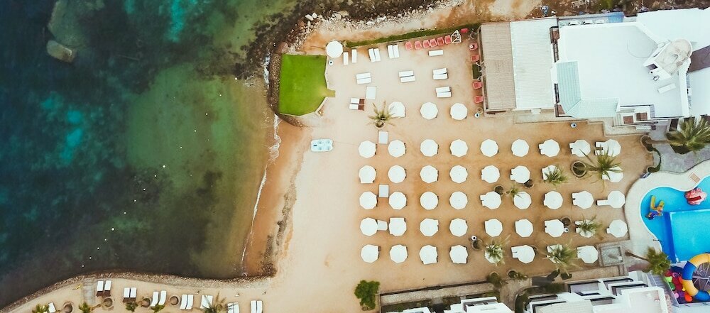 La Rosa Waves Beach Resort And Aqua Park