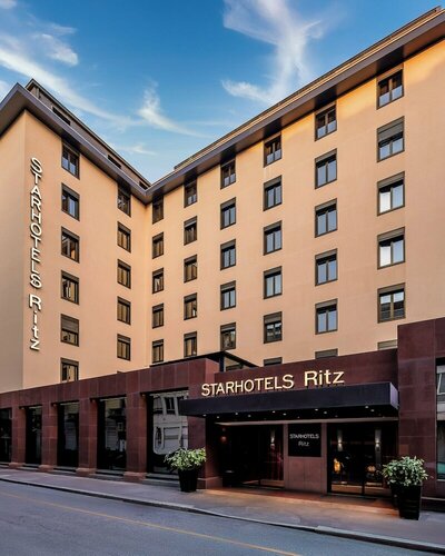 Starhotels Ritz, Забронировать Отель Отели Милана с бассейном, рядом с Репубблика, Бассейн