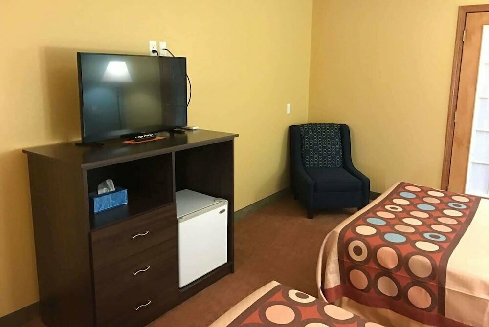 Elizabeth Inn and Convention Center