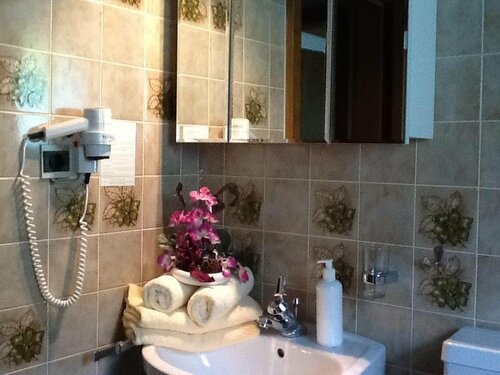 Haus Hubertus Wintersaison und Sommersaison, Prenota Bed & breakfast Hotel a Tirolo con parcheggio, Parcheggio