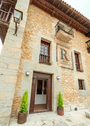 Hotel BESTPRICE Santillana, Забронировать Отель Отели Сантильяна-дель-Мар с завтраком, рядом с Музей инквизиции, Завтраки