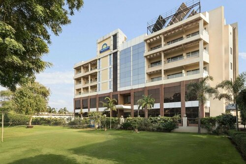 Days Hotel by Wyndham Neemrana Jaipur Highway, Boek Hotel Hotels in Rajasthan met zwembad, Zwembad