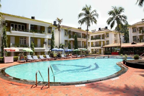 Alor Grande Holiday Resort, Забронировать Курортный отель Отели Кандолим с бассейном, рядом с Пляж Кандолим, Бассейн