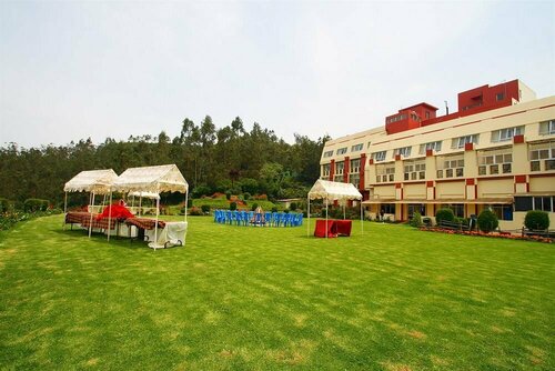 The Monarch Hotel, Book Hotel Hoteller i Ooty med pool, Swimmingpool