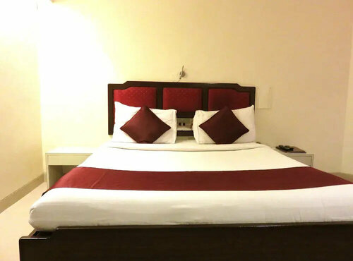Hotel Ashish Plaza, Забронировать Отель Отели Шиваджи Нагара 3 звезды, 3*