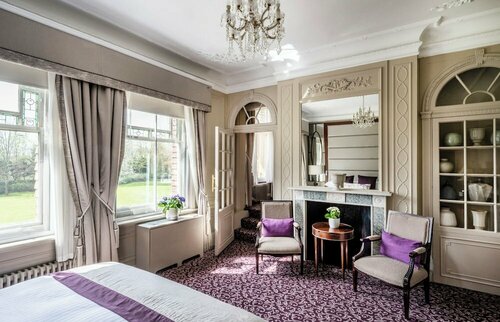 Woodlands Park Hotel, Забронировать Отель Кобхэм Суррей