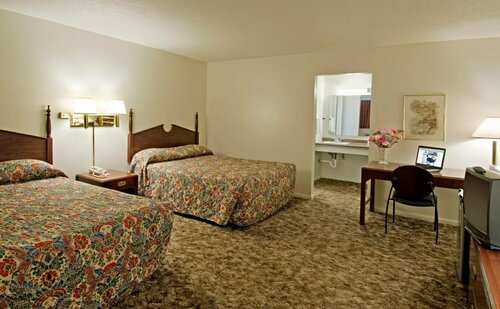 Americas Best Value Inn Greeley, Забронировать Мини-отель Отели Эванс с парковкой, Парковка
