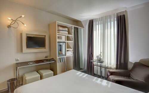 Hotel Vivaldi, Забронировать Отель Пюто Дефанс