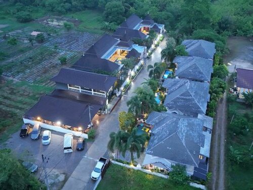Baan Santhiya Private Pool Villas - Free Tuk-Tuk Service to the Beach!, Забронировать Вилла Коттеджи Краби, Коттедж