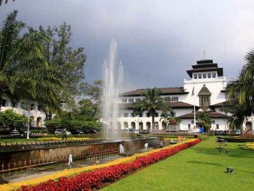 ZEN Rooms Image Hotel and Resto, Reservar Hotel Bandung Kidul Java, perto de Main Post Office