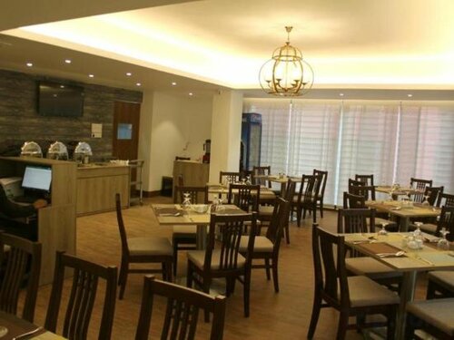 Priyo Nibash Stylish Residential Hotel, Забронировать Отель Дакка Бангладеш, рядом с Petrobangla