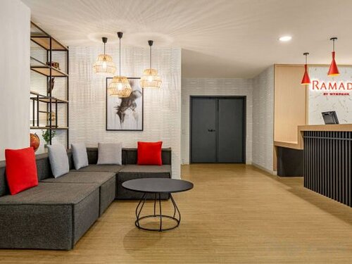 Ramada by Wyndham Madrid Tres Cantos, Забронировать Отель Трес Кантос Sierra Norte de Madrid