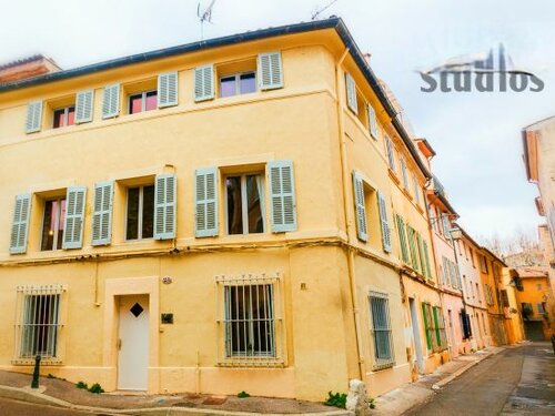 Finsonius Studios, Забронировать Апарт-отель Апарт-отели Экс-ан-Прованса, рядом с Les Carrières de Bibemus, Апарт-отель