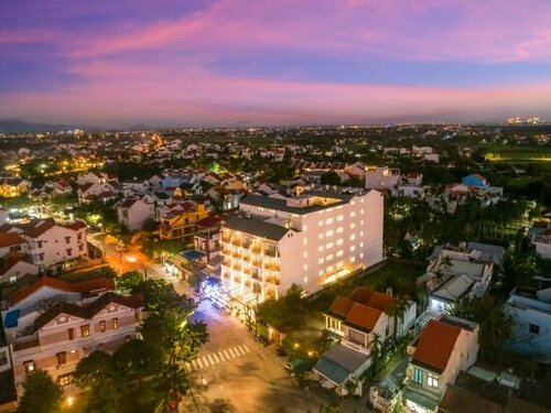 Amina Lantana Hoi An Hotel & Spa, Забронировать Отель Отели Дананга муниципалитета 5 звезд, рядом с Музей изящных искусств Дананга, 5*