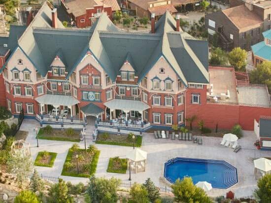 PortAventura Hotel Lucy's Mansion