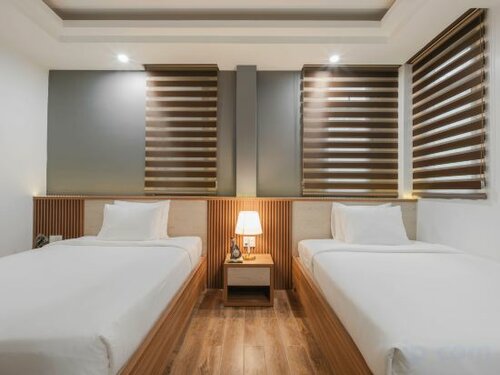 Nature Hotel - Nam Ky Khoi Nghia, Забронировать Отель Отели Далата с парковкой, рядом с Площадь Лам Вьен, Парковка