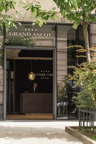 Grand Ascot Hotel, Забронировать Отель Отели Кракова с парковкой, рядом с Галерея Потока, Парковка