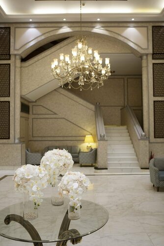 Отель Carlton Tower Hotel, Забронировать Отель Отели Дубая 4 звезды, рядом с British Consulate, 4*