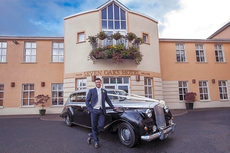 Seven Oaks Hotel