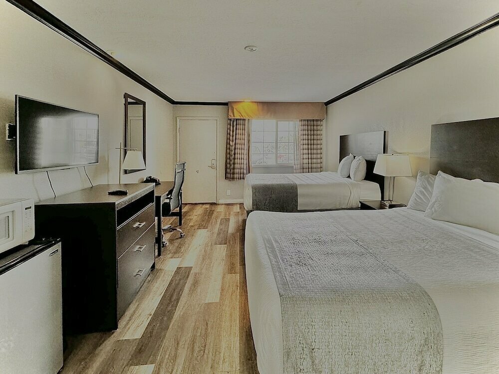 Discovery Inn
