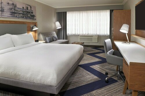 Four Points by Sheraton Windsor Downtown, Забронировать Отель Виндзор Southwest Ontario
