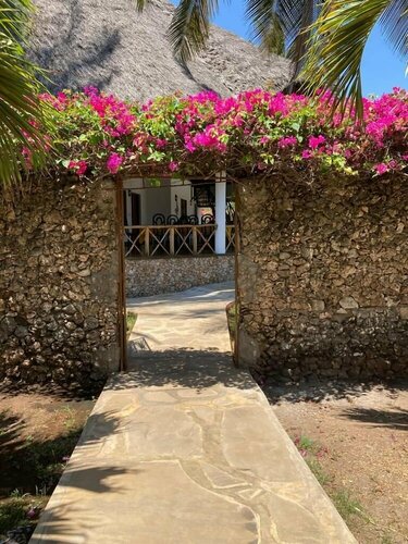 Queen K Cottages Watamu At Chrystal Homes, Забронировать Дом для отпуска Отели Mombasa North Coast с парковкой, Парковка
