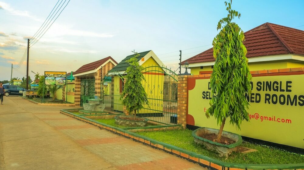 KM Executive Lodge