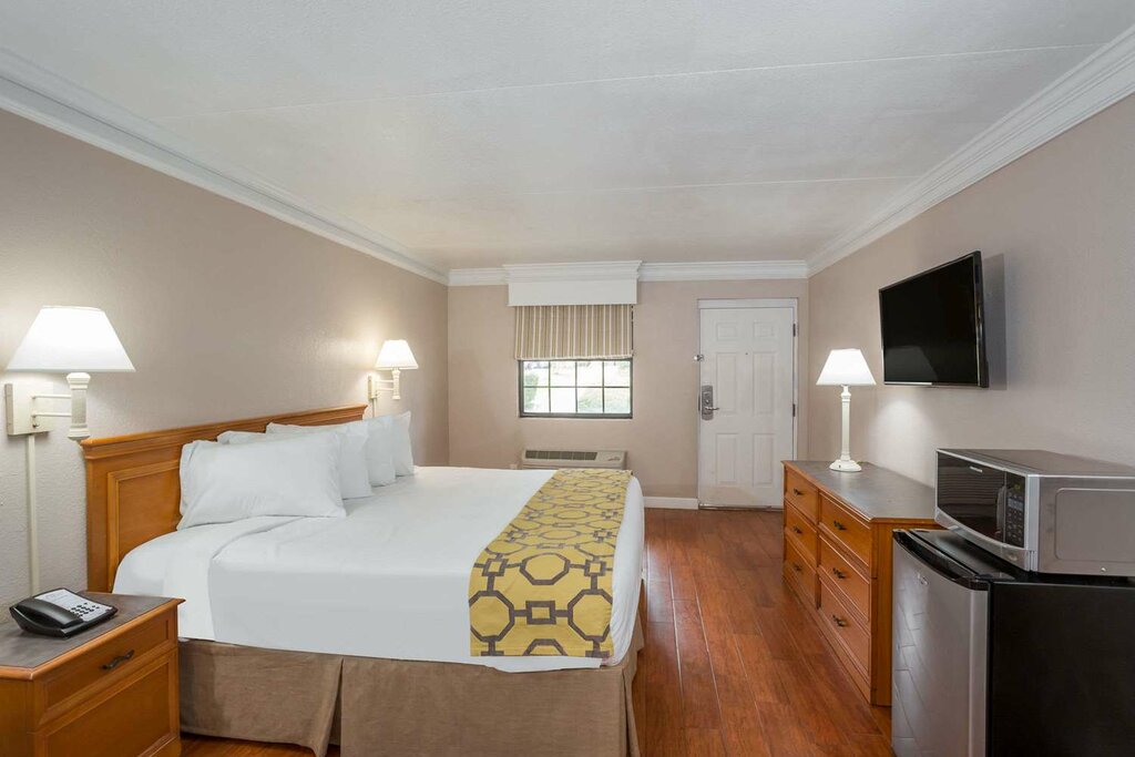 Casabella Inn suites
