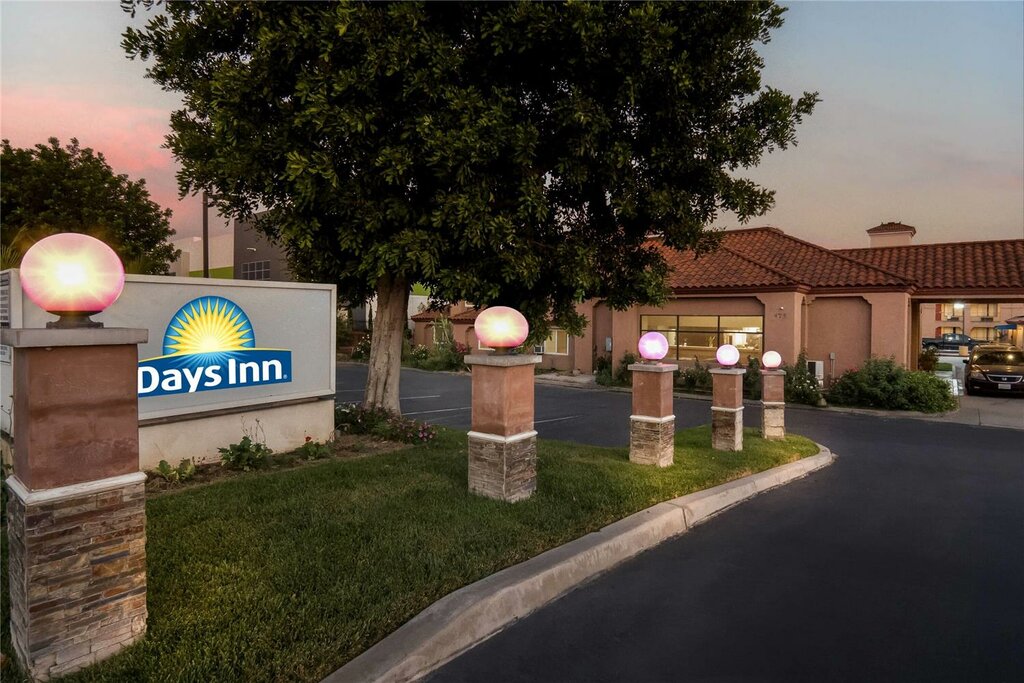 Days Inn by Wyndham Fontana Rialto