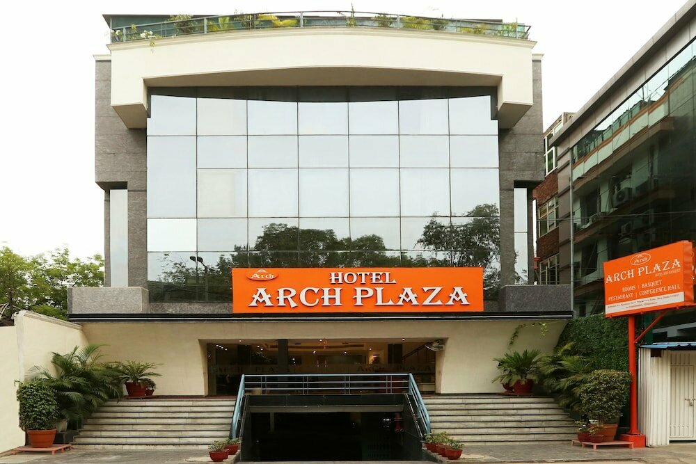 Hotel Arch Plaza