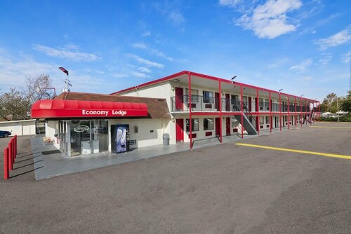 Economy Lodge Portsmouth, Забронировать Мини-отель Отели Портсмута с парковкой, рядом с Стадион Frank D Lawrence, Парковка
