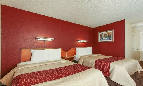 Red Roof Inn Santa Ana, Забронировать Отель Отели Disneyland California с парковкой, Парковка