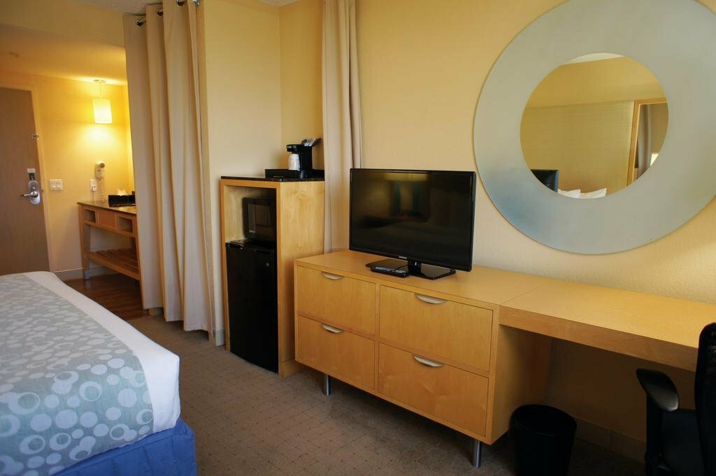 La Quinta Inn & Suites by Wyndham Sunrise