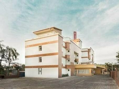 Hotel Dois H, Забронировать Отель Отели Санта-Катариной с бассейном, Бассейн