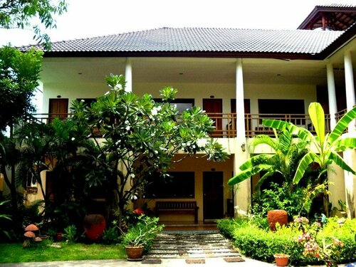 Baan Pitcha บ้านพิชชา, Забронировать Отель СПА-отели Сурат Тхани, SPA-услуги