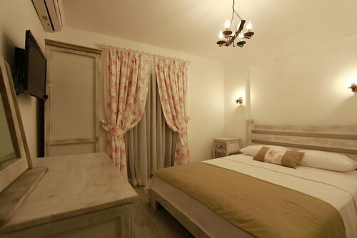 Aksam Sefasi Hotel, Забронировать Отель Отели в центре Алачаты, в центре