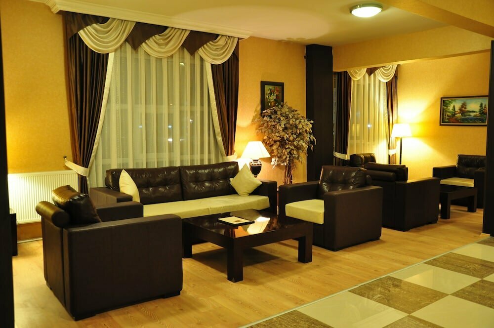 Grand Plane Hotel