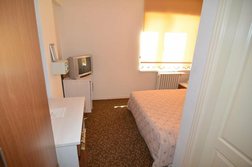 Mert Hotel