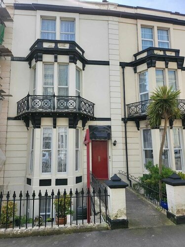 Florence Guest House, Rezervați Pensiune Pensiuni în Merseyside, Pensiune