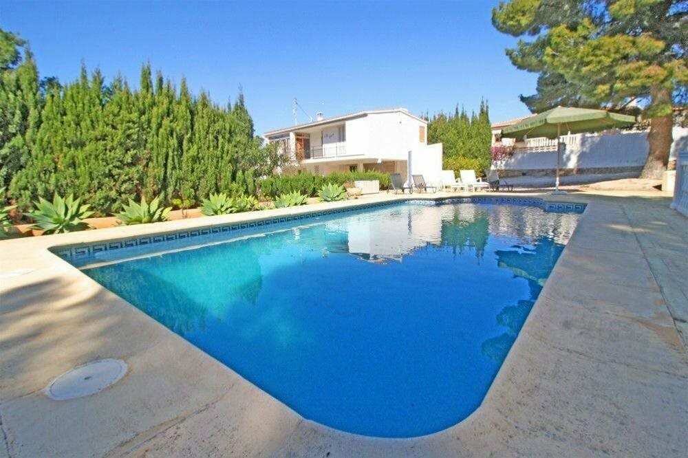 Abahana Villas Basetes