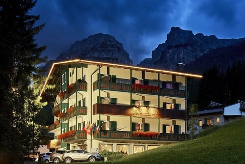 Dolomites Wellness Hotel Savoy, Забронировать Отель Отели Альта Бадия с бассейном, Бассейн