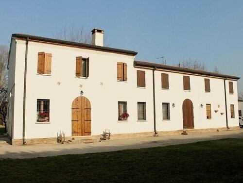 La Casa Delle Rondini, Забронировать Отель «постель и завтрак» Отели Ронкоферраро с парковкой, Парковка