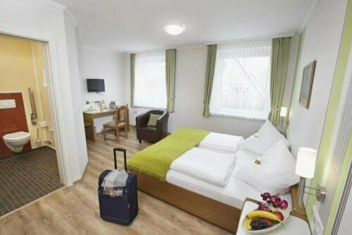 Hotel Lindenhof, Забронировать Отель Варштайн Зауэрланд