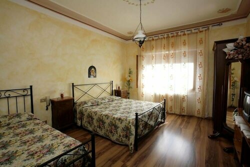 Locanda Sant'Antimo, Забронировать Отель «постель и завтрак» Отели Кастельнуово-дель'Абате 3 звезды, 3*