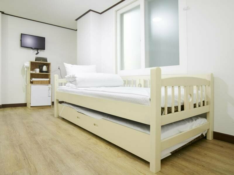 24 Guesthouse Sinchon Hongdae
