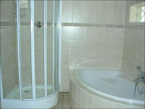 Stay-a-While, Reservar Casa de hóspedes Hotéis em Gauteng com Piscina, Piscina