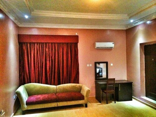 The 09 Club House Lounge And Suites, Rezerwuj Hotel Abudża Bwari